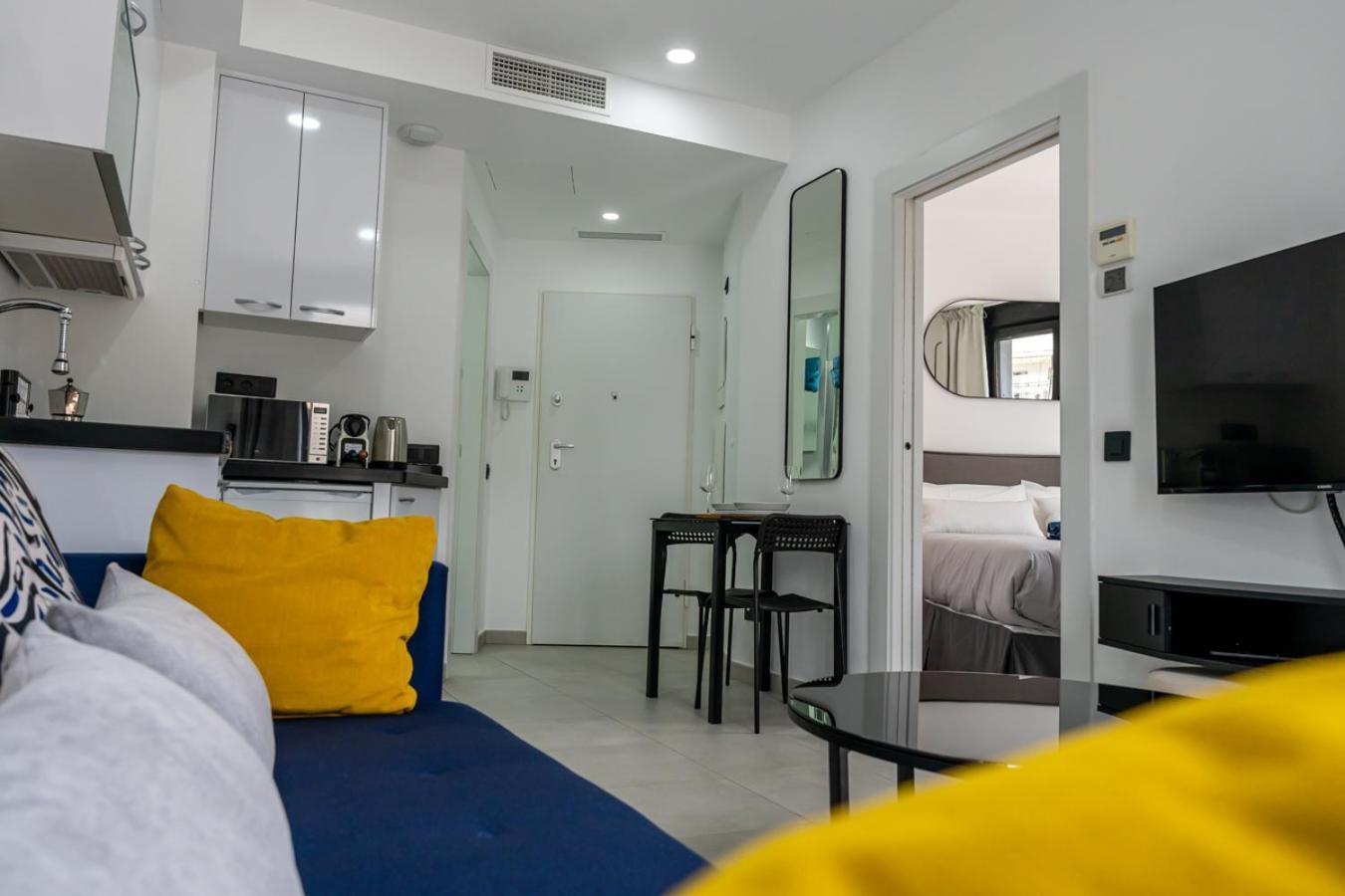 Modern Wave Escape Apartment With Private Parking And Rooftop Pool By Namaste Elite Torremolinos Exteriér fotografie